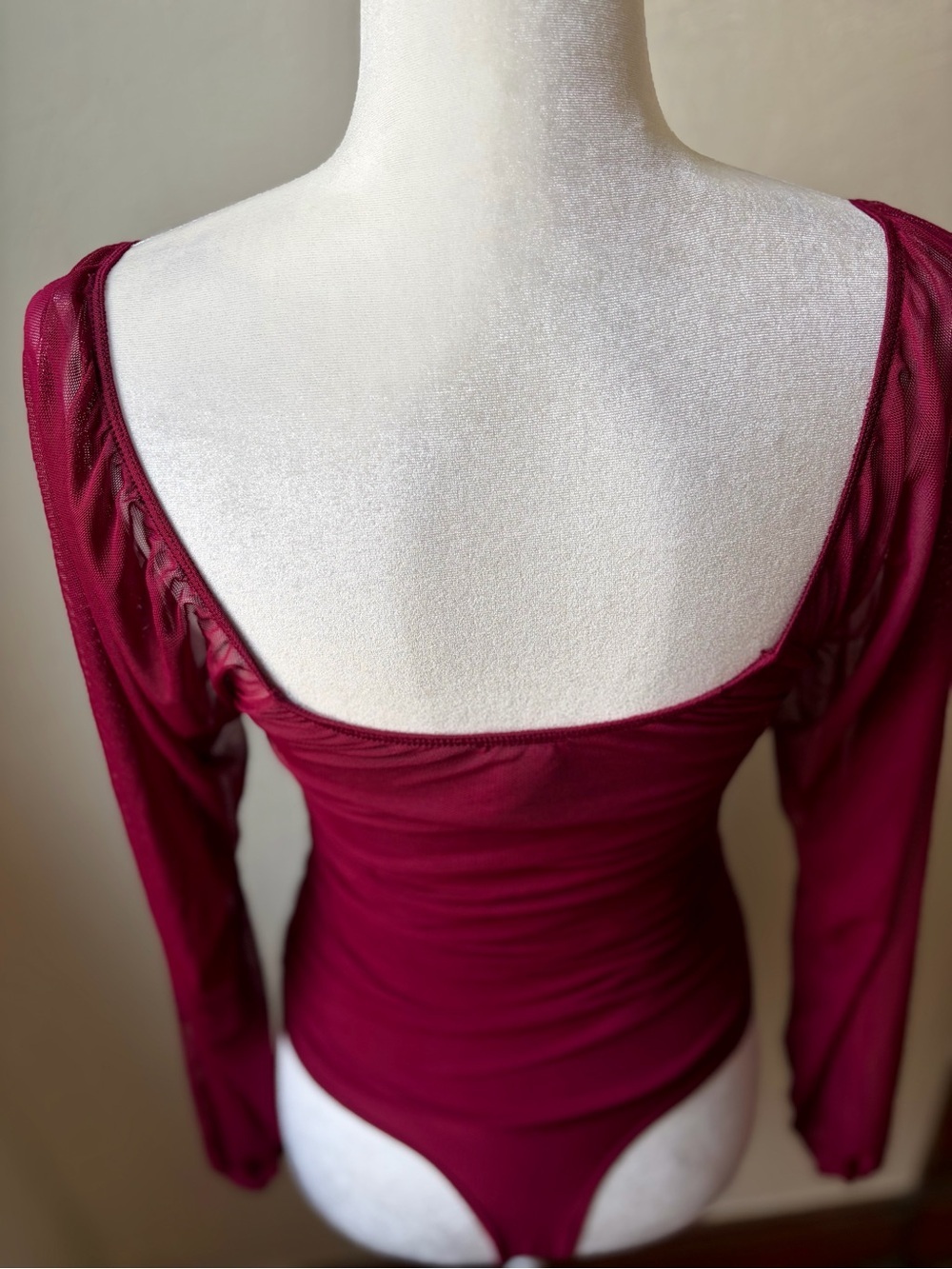Windsor Burgundy Sheer Mesh Sleeve Ruched Bodysuit Medium - Picture 8 of 11